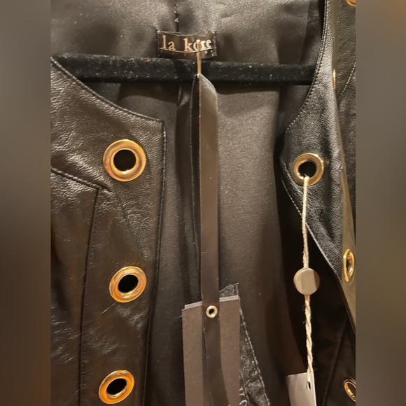 NWT Faux Leather cropped jacket made in Italy! Size 48 European - Picture 3 of 7